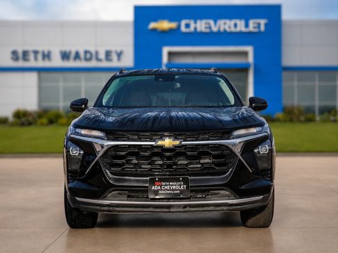 Used 2025 Chevrolet Trax LT FWD image 50
