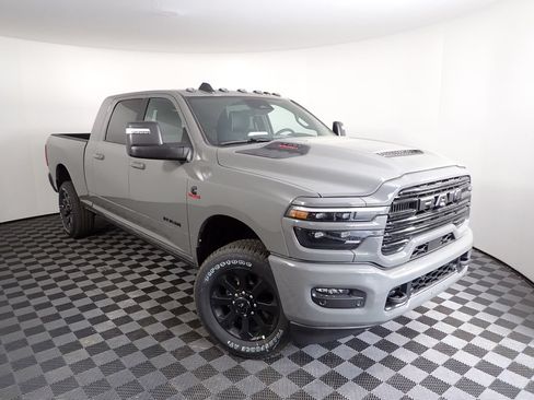 New 2026 RAM 2500 Laramie AWD/4WD image 6