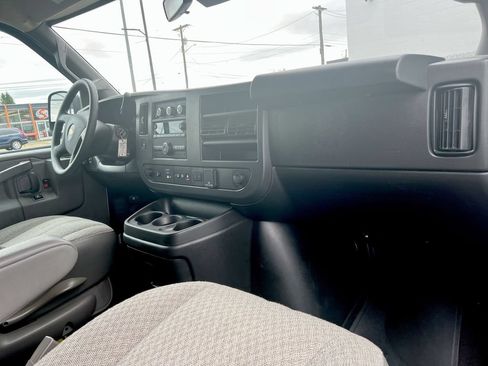 Used 2025 Chevrolet Express 3500 LT w/ LT Preferred Equipment Group RWD image 22