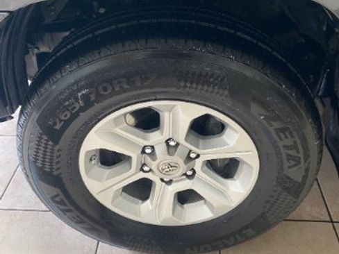 Used 2019 Toyota 4Runner SR5 AWD/4WD image 29