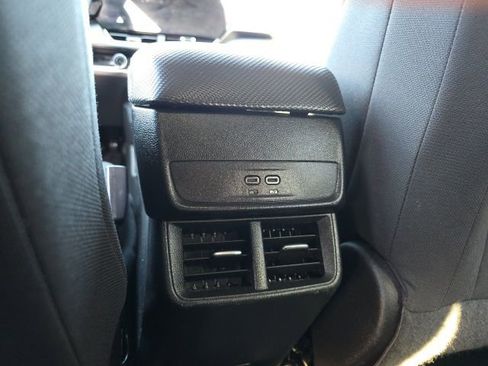 Used 2025 Chevrolet Equinox LT FWD image 29