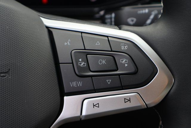 Certified 2025 Volkswagen Taos S FWD image 19