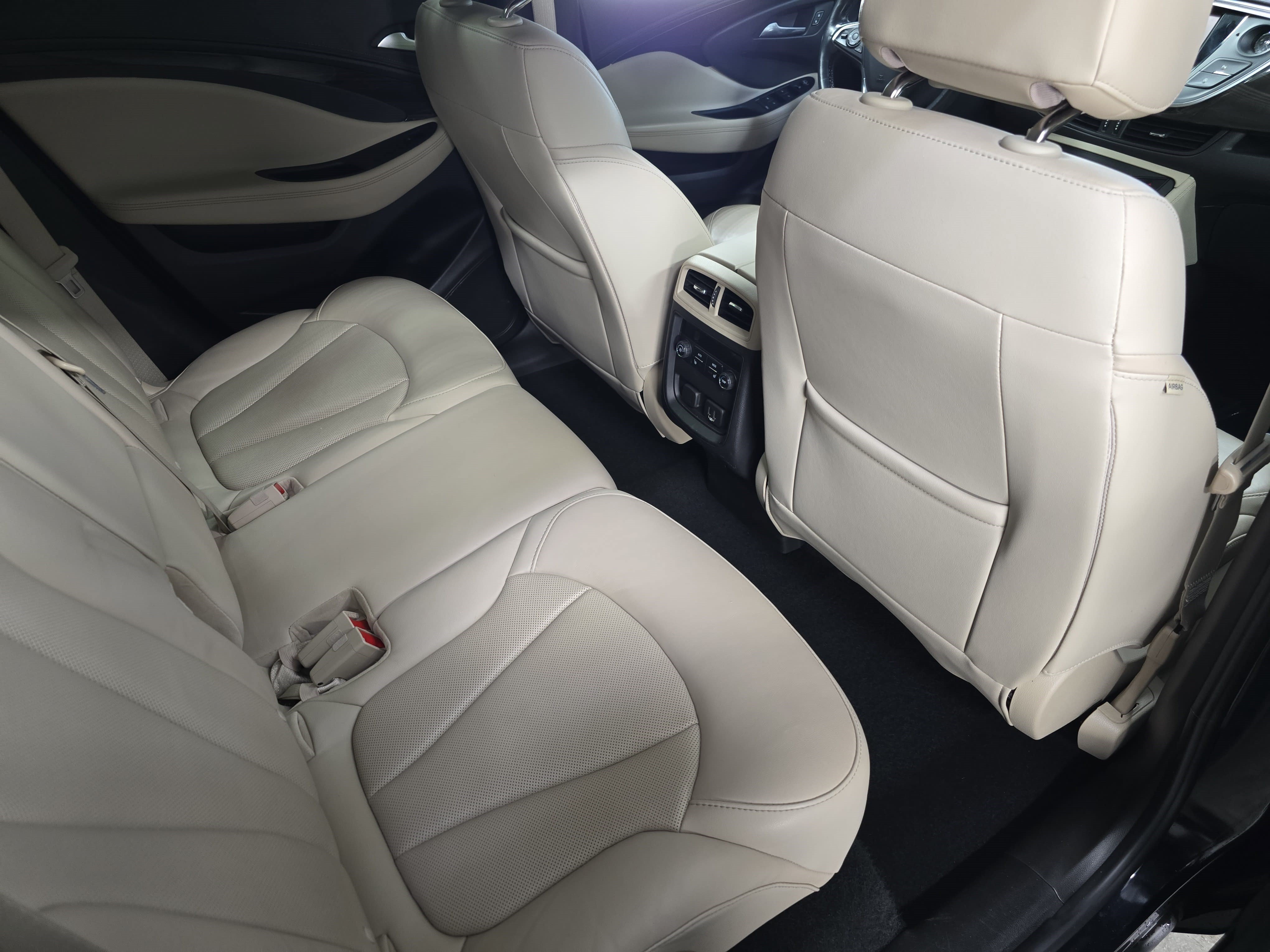 Used 2020 Buick Envision Essence w/ Experience Buick Package FWD image 11