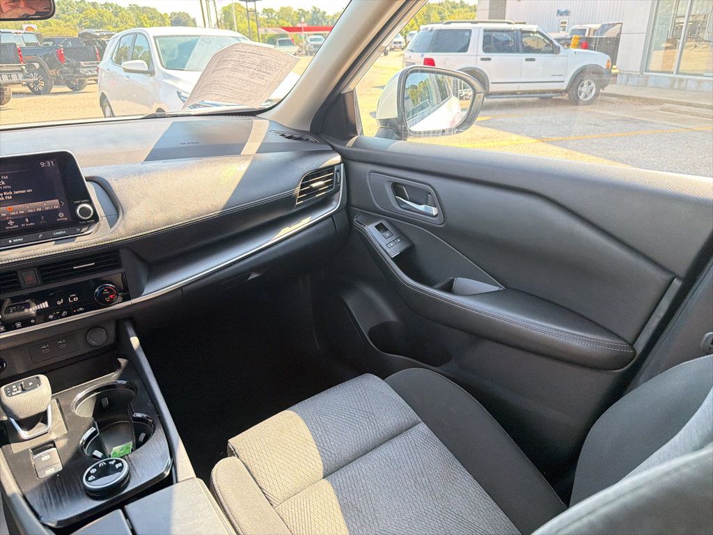 Used 2024 Nissan Rogue SV AWD/4WD image 21