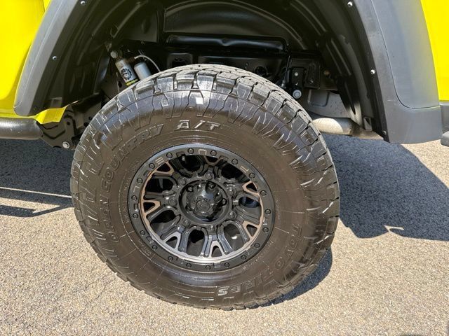 Used 2023 Jeep Gladiator Rubicon w/ LED Lighting Group AWD/4WD image 5