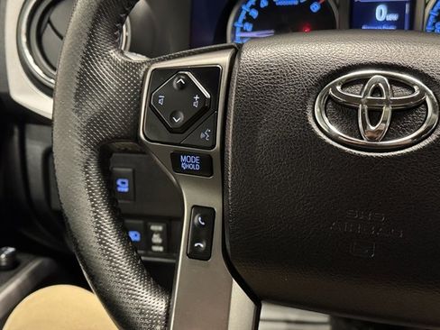 Used 2021 Toyota Tacoma Limited image 17