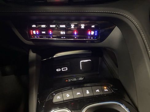 Used 2023 Buick Envision Avenir image 8