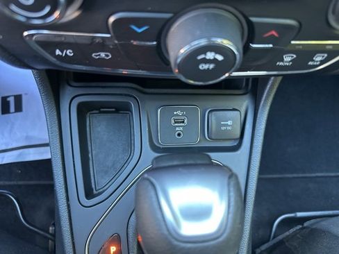 Used 2021 Jeep Cherokee Latitude image 22