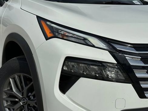 Used 2026 Nissan Rogue S image 3