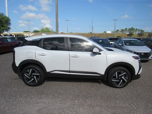 Certified 2025 Nissan Kicks SV image 2