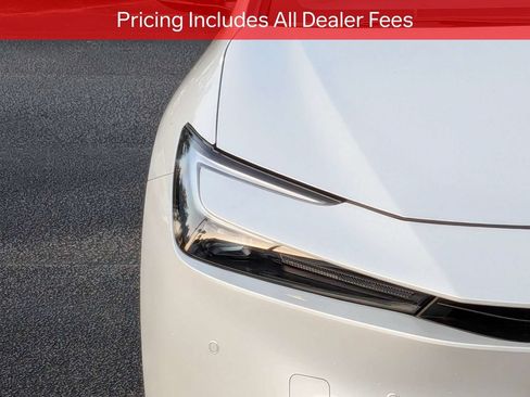 Certified 2024 Toyota Prius XLE FWD image 11