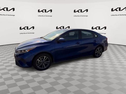 Used 2023 Kia Forte LXS FWD image 4