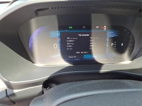 Used 2023 Volvo XC40 B5 Plus w/ Driver Assist Package AWD/4WD image 22