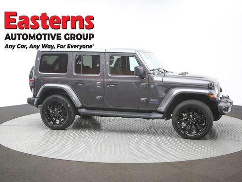 Used 2025 Jeep Wrangler Unlimited Sahara AWD/4WD image 42