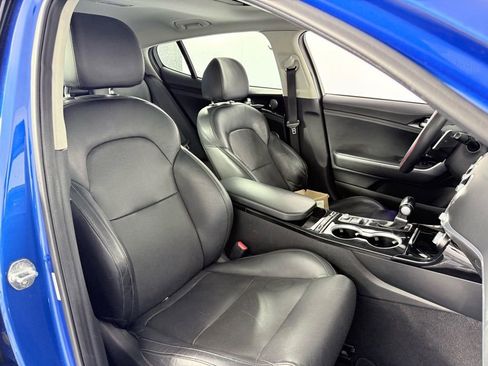 Used 2018 Kia Stinger Premium image 12