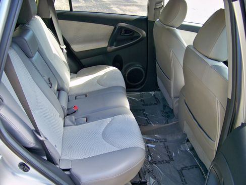 Used 2014 Toyota RAV4 EV image 15