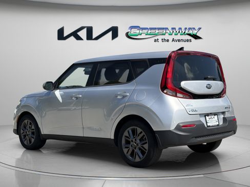 Used 2021 Kia Soul S FWD image 4