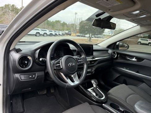 Used 2019 Kia Forte S w/ S Premium Package image 16