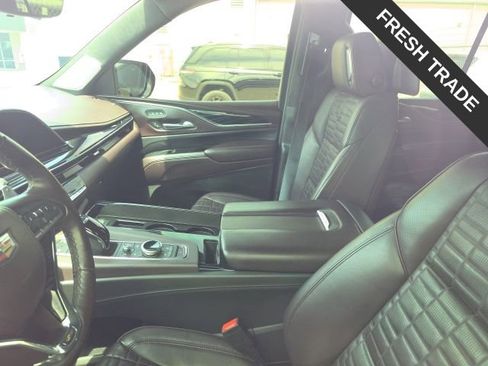 Used 2023 Cadillac Escalade V AWD/4WD image 7