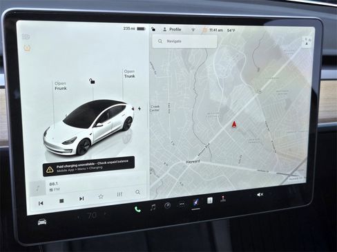 Used 2023 Tesla Model 3 Standard Range image 17