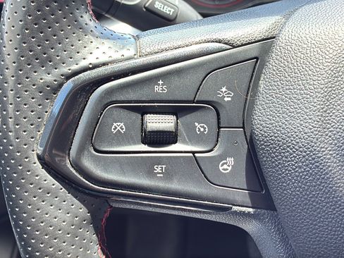 Used 2025 Chevrolet Trax RS w/ Driver Confidence Package FWD image 35