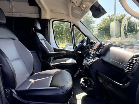 Used 2023 RAM ProMaster 2500 FWD image 9