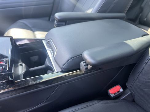 Used 2024 Land Rover Range Rover Sport SE AWD/4WD image 27