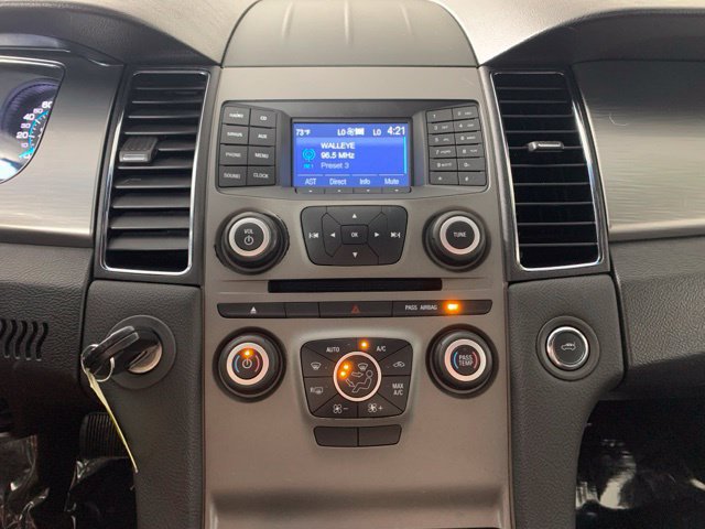 Used 2018 Ford Taurus SEL FWD image 3