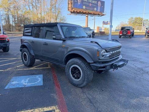 Used 2021 Ford Bronco Badlands image 6