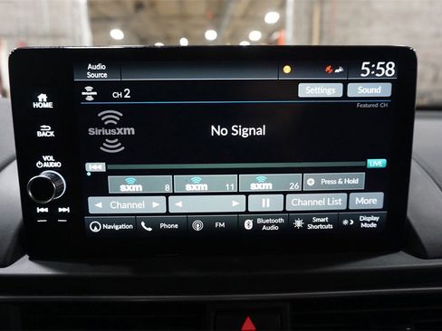 Used 2025 Honda Pilot Touring image 13