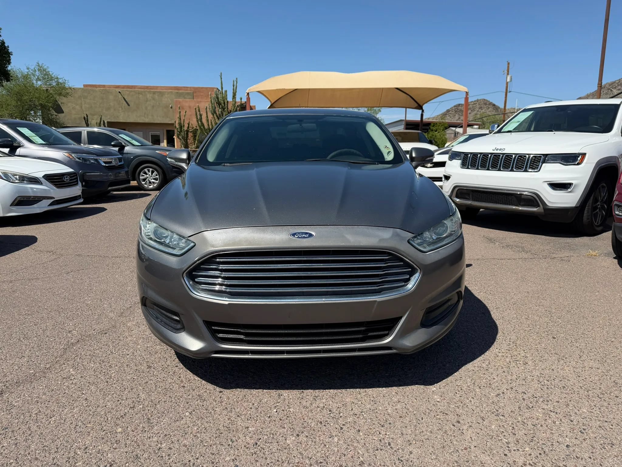 Used 2014 Ford Fusion SE FWD image 2
