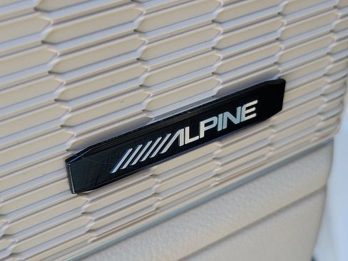 Used 2022 Jeep Grand Cherokee Limited AWD/4WD image 27