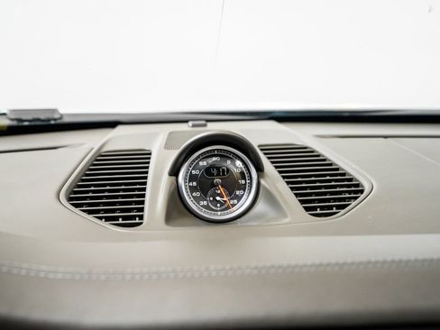 Used 2015 Porsche 911 Carrera 4S AWD/4WD image 17