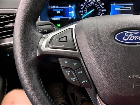 Used 2024 Ford Edge Titanium image 23