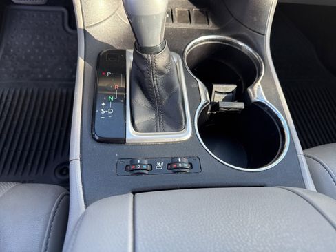 Used 2014 Toyota Highlander Limited image 19
