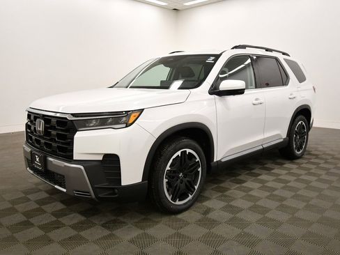 New 2026 Honda Pilot Touring image 2