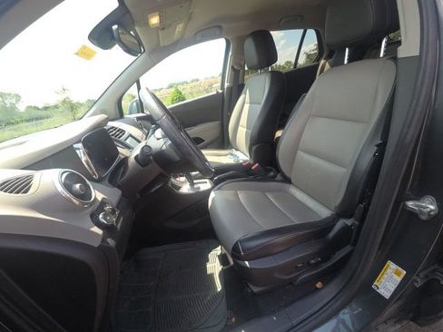 Used 2016 Chevrolet Trax LTZ FWD image 21