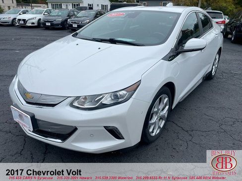 Used 2017 Chevrolet Volt Premier w/ Driver Confidence II Package FWD image 7