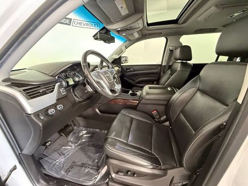 Used 2019 GMC Yukon XL SLT w/ Open Road Package AWD/4WD image 14