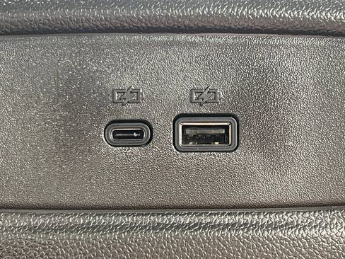 New 2026 Chevrolet Trax RS w/ Sunroof Package FWD image 28