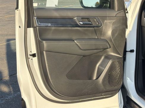 Used 2025 GMC Terrain Elevation image 19