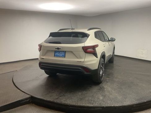 New 2026 Chevrolet Trax RS w/ Driver Confidence Package image 7