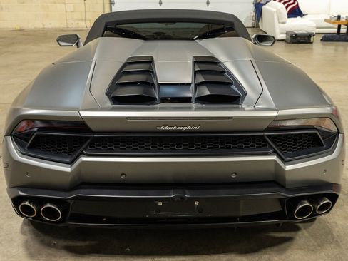 Used 2017 Lamborghini Huracan LP 580-2 RWD image 17
