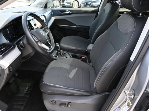 Used 2022 Volkswagen Taos SE image 14