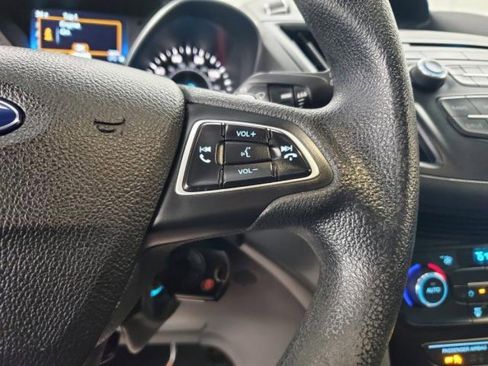 Used 2017 Ford Escape SE image 19