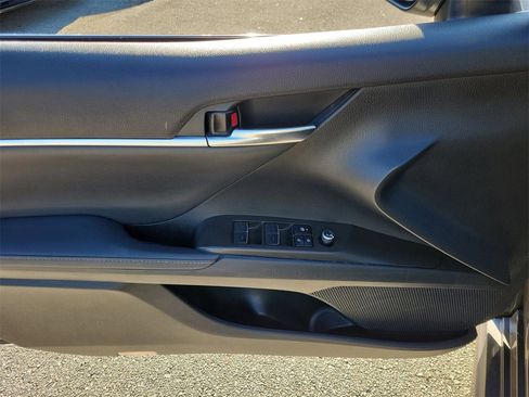 Used 2023 Toyota Camry XSE image 13