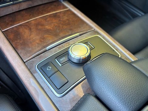 Used 2013 Mercedes-Benz E 350 Sedan image 24