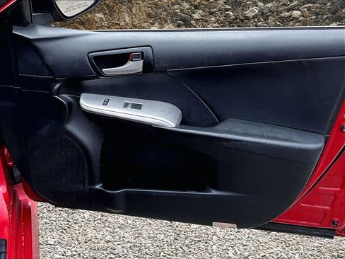 Used 2014 Toyota Camry SE FWD image 22
