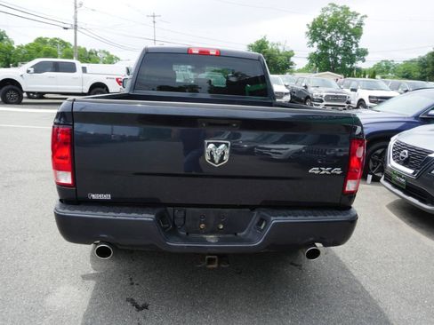 Used 2018 RAM 1500 Express w/ Express Value Package AWD/4WD image 3