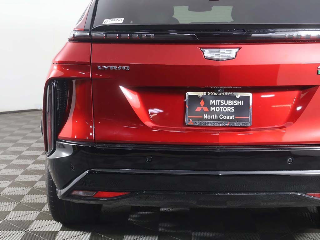 Used 2024 Cadillac Lyriq Sport RWD image 17
